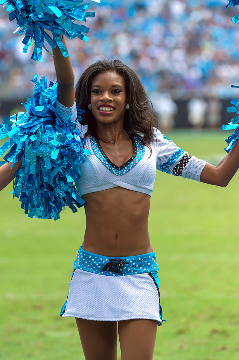 Carolina-Panthers-TopCats-cheerleaders-164092516_1249_vikings_at_Panthers.jpg