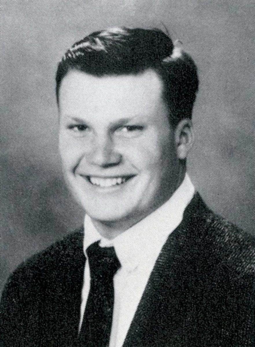 1991-Zach-Thomas-Pampa-High-School-yearbook.jpg