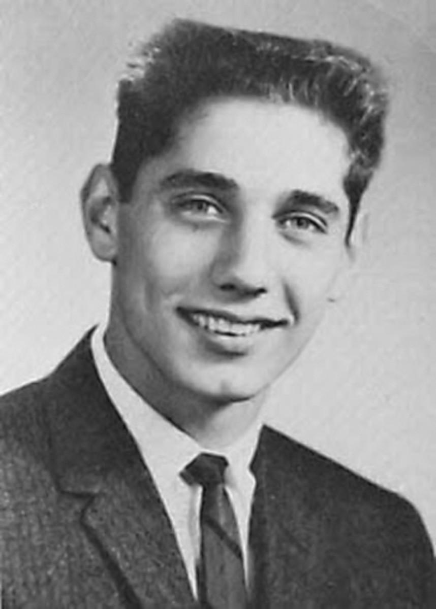 1961-Joe-Namath-Beaver-Falls-High-School-yearbook.jpg