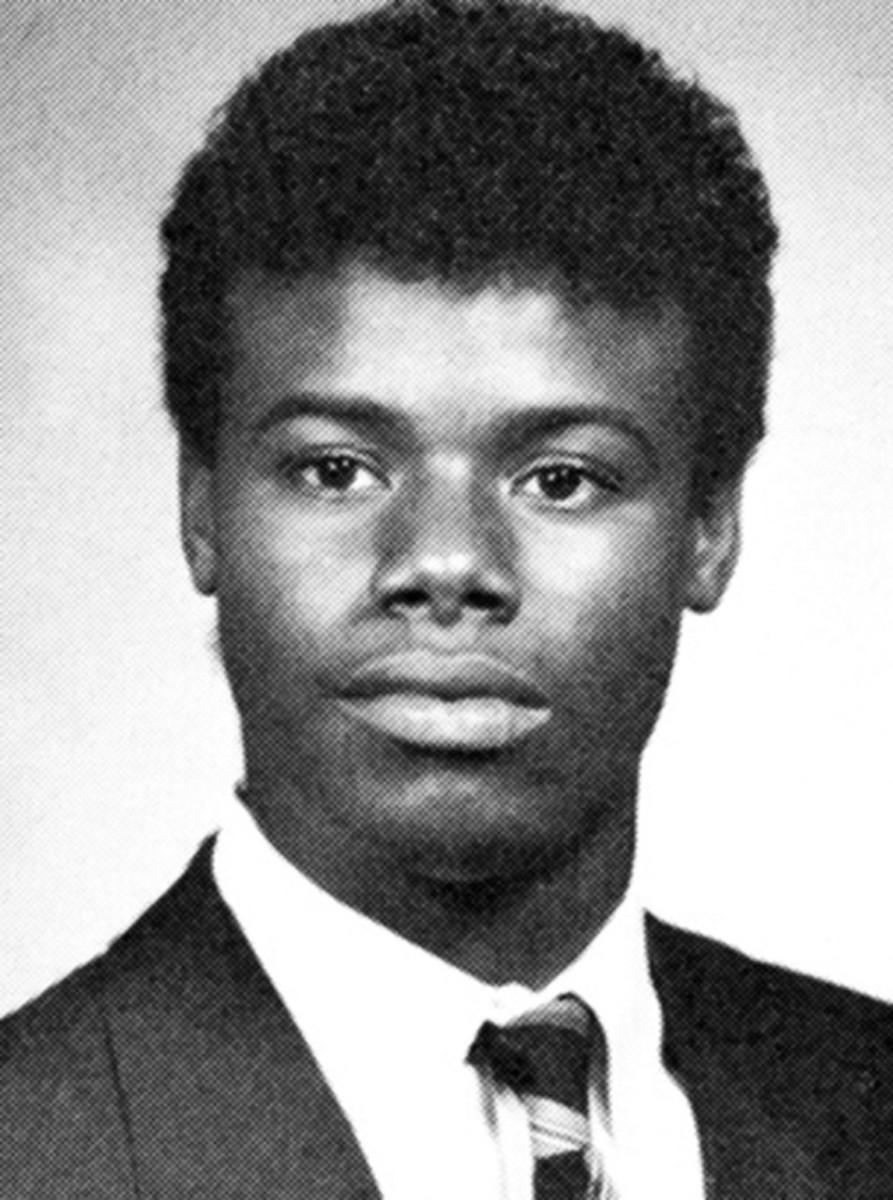 1987-Ken-Griffey-Jr-Archbishop-Moeller-High-School-yearbook.jpg