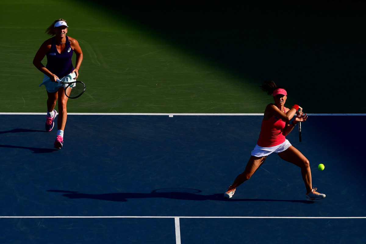 vandeweghe-hingis-doubles-uso.jpg