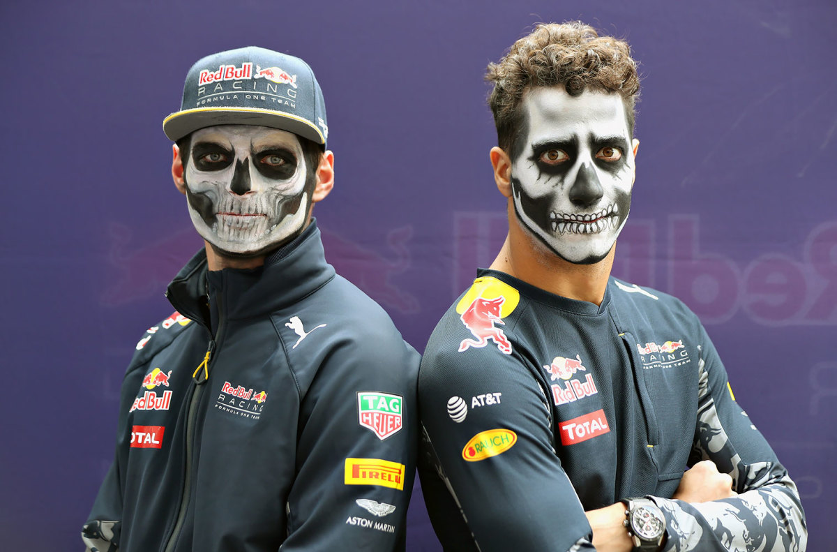2016-1027-Daniel-Ricciardo-Max-Verstappen.jpg