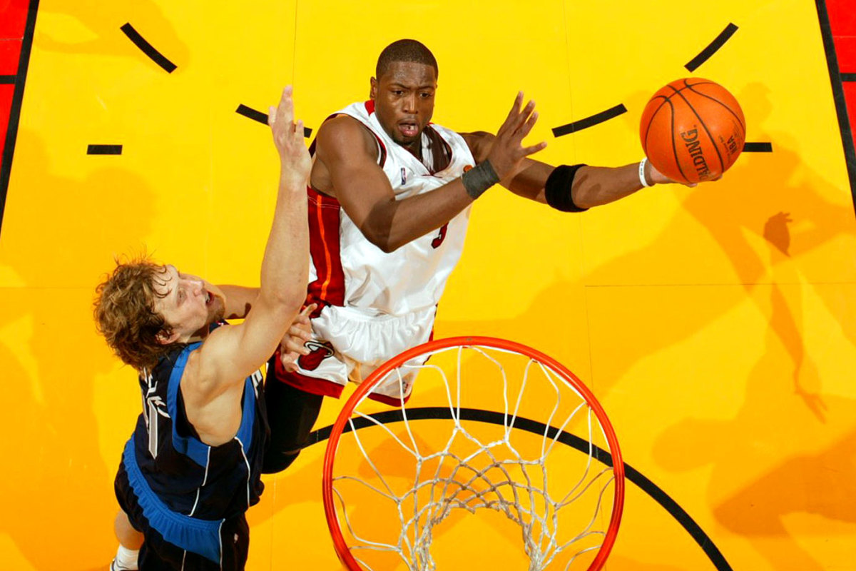 Dwyane-Wade-Dirk-Nowitzki-015653738.jpg