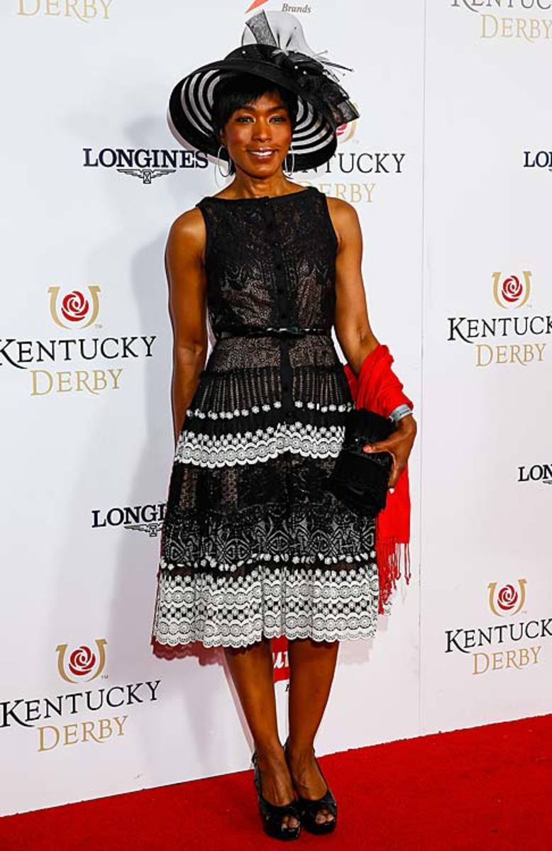 140428143554-angela-bassett-single-image-cut.jpg