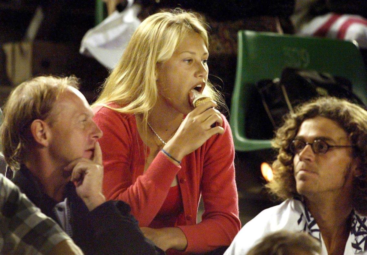 1999-Anna-Kournikova-ice-cream.jpg