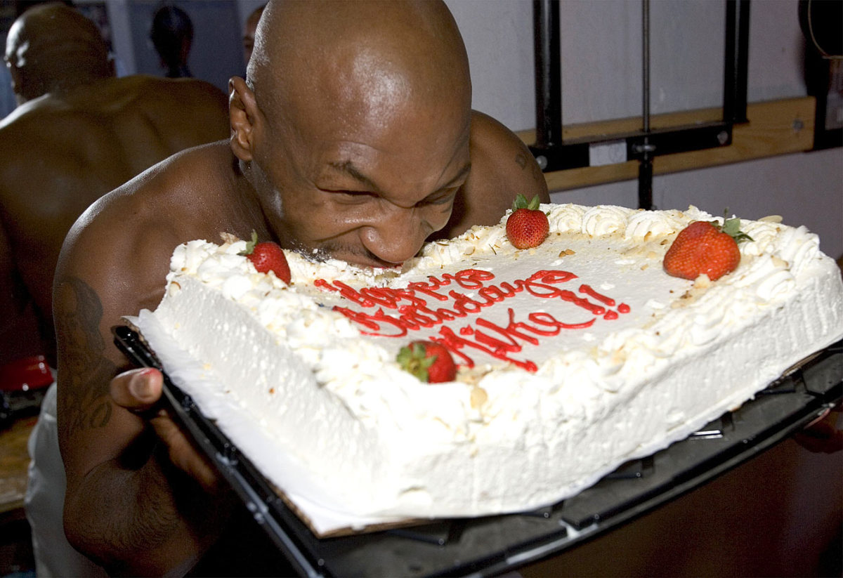 2004-Mike-Tyson-cake.jpg