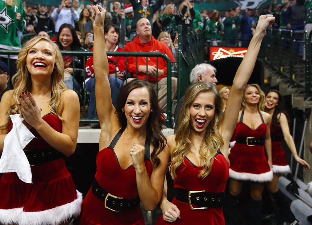 Dallas-Stars-Ice-Girls-502305818.jpg