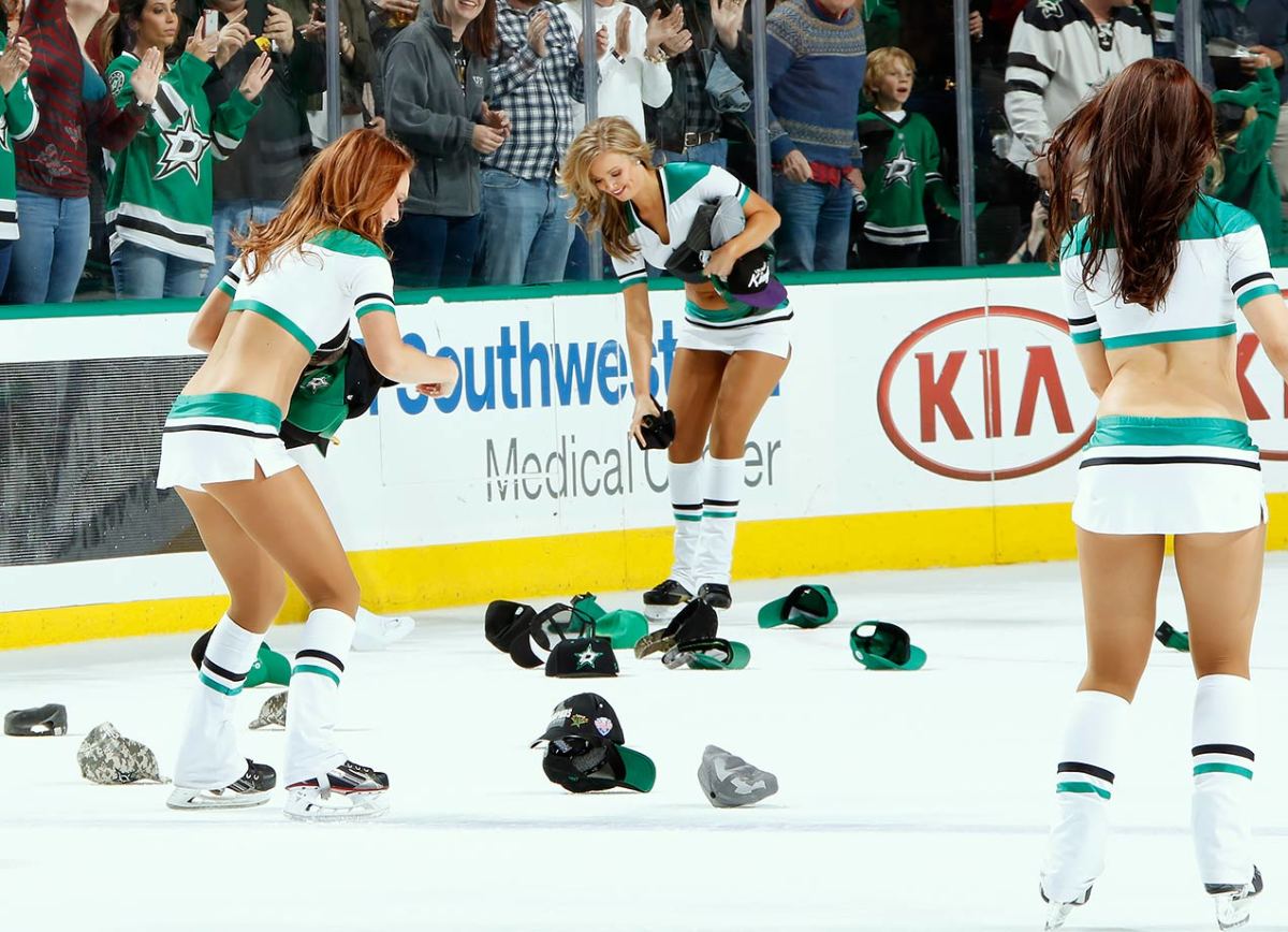 Dallas-Stars-Ice-Girls-GettyImages-520080788.jpg