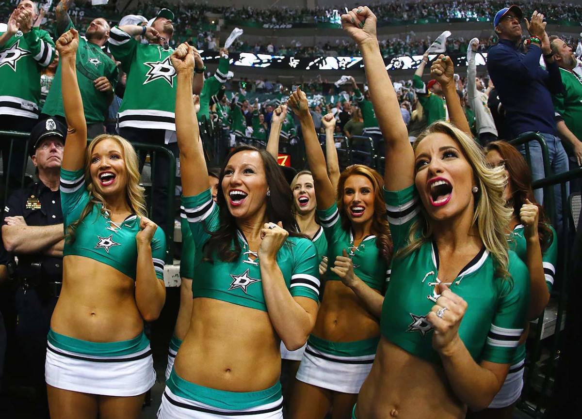 Dallas-Stars-Ice-Girls-523333258.jpg