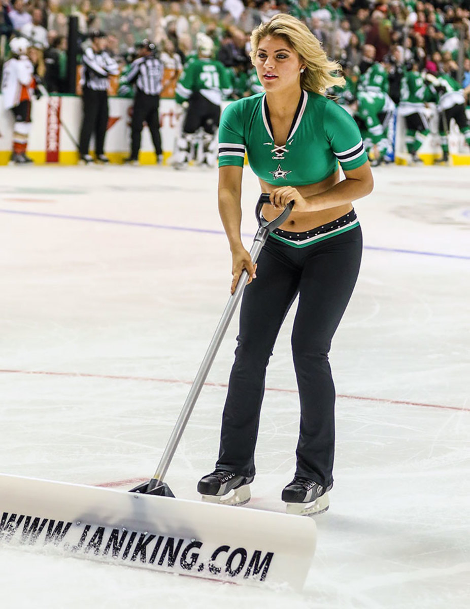 Dallas-Stars-Ice-Girls-1691510271246_ducks_at_stars.jpg