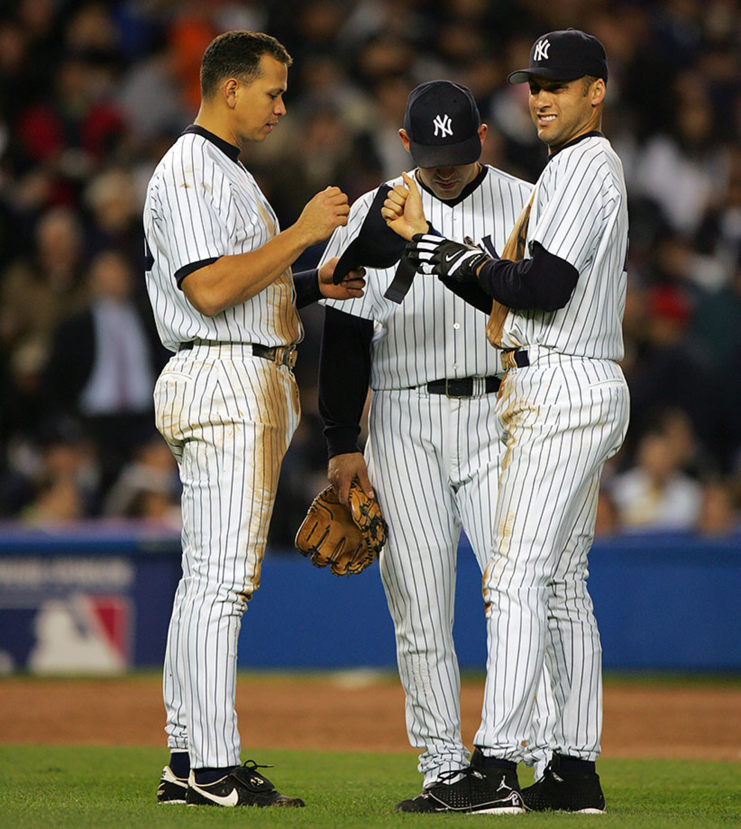2004-New-York-Yankees-dejected-HJ3N6576.jpg