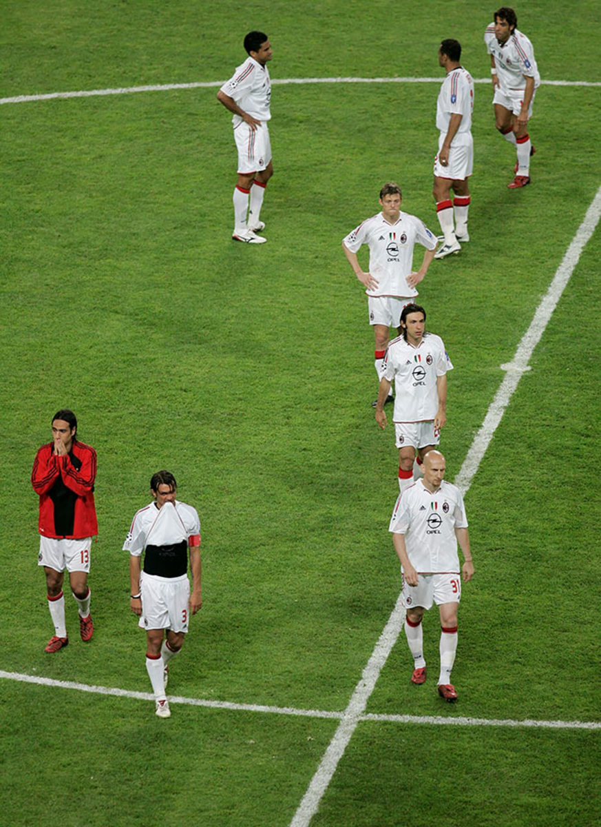 2005-AC-Milan-dejected.jpg