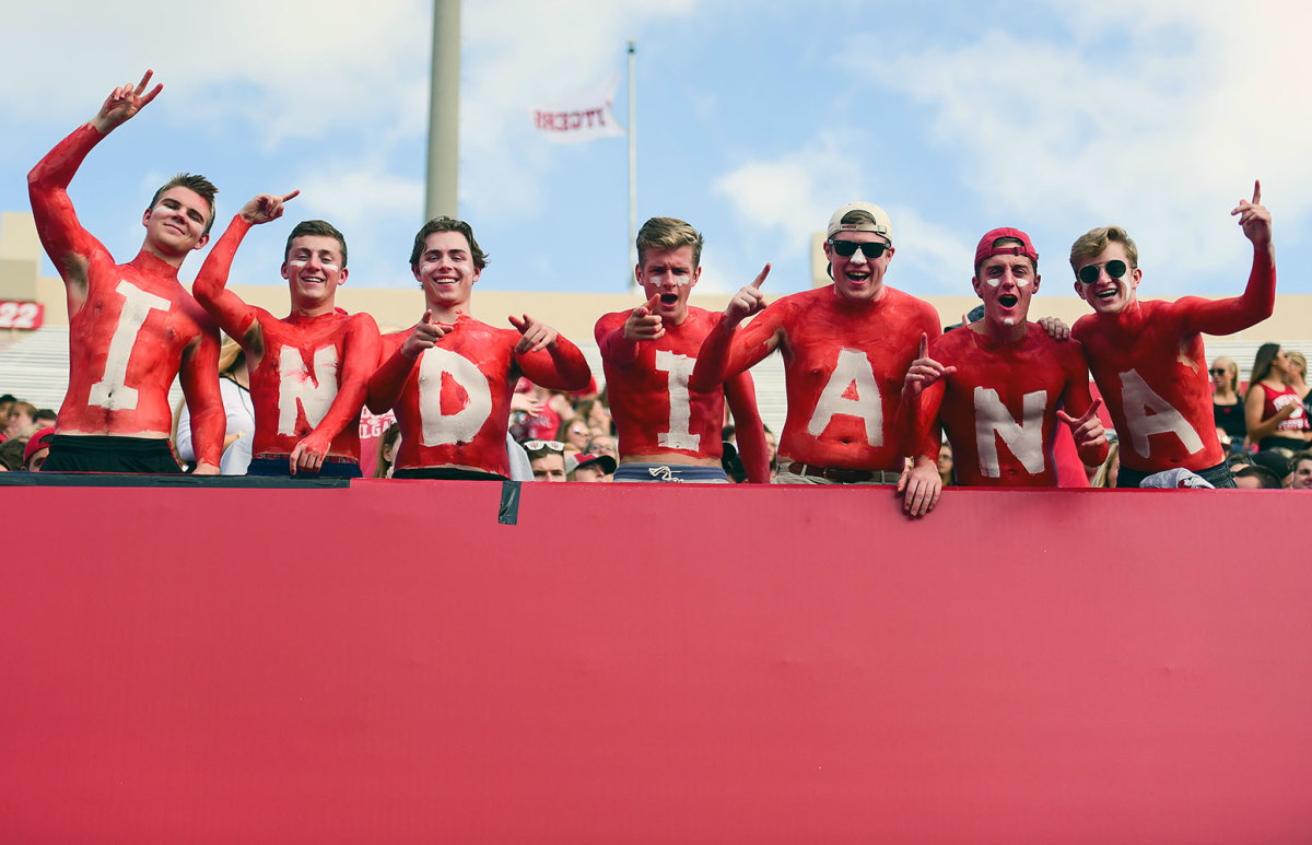 2016-1015-Indiana-Hoosiers-fans-DHF161015_Nebraska_-at_-Indiana41.jpg