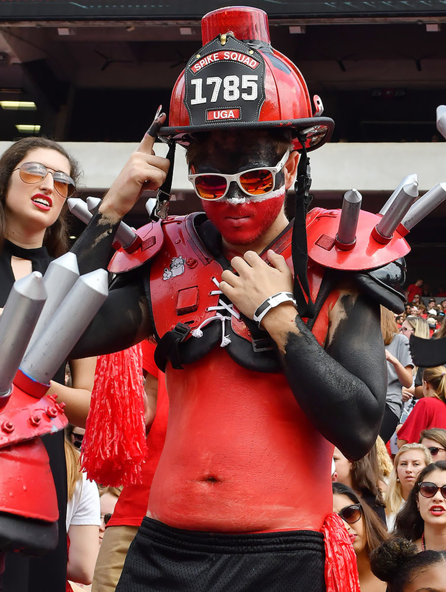 2016-1015-Georgia-Bulldogs-fans-ccr161015016_Vanderbilt_at_Georgia.jpg
