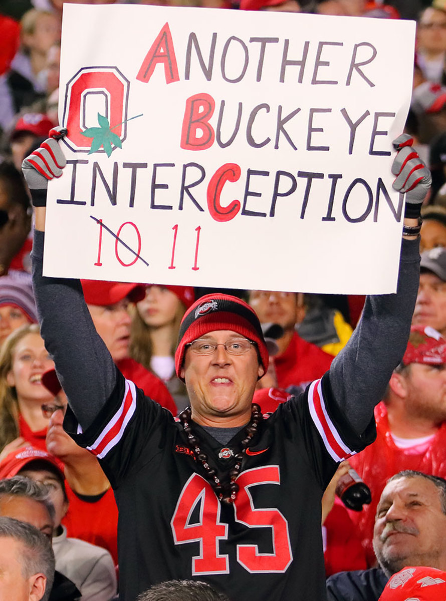 2016-1015-Ohio-State-Buckeyes-fans-CCD161015022_Ohio-State_at_Wisconsin.jpg
