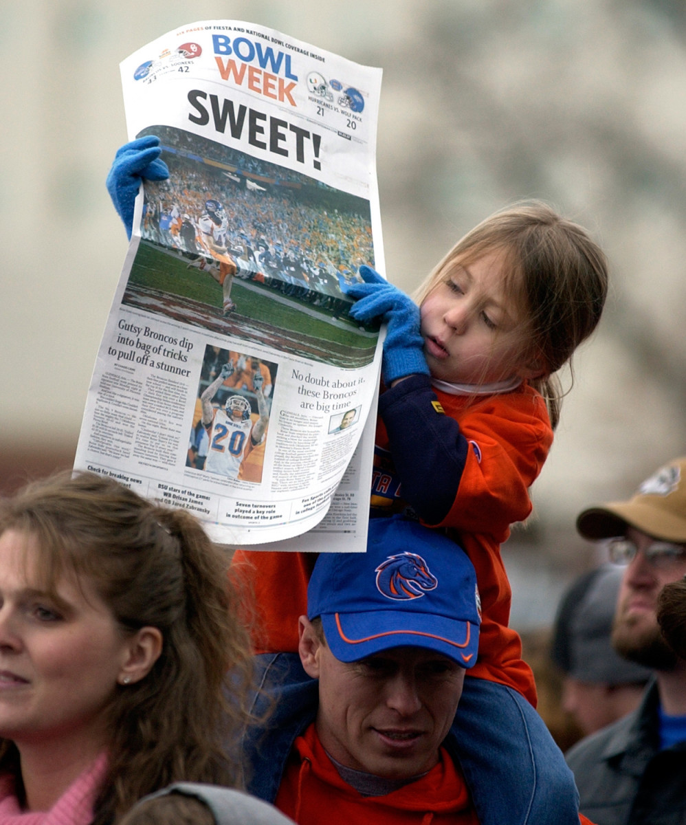 boise-state-oklahoma-2007-fiesta-bowl-newspaper.jpg