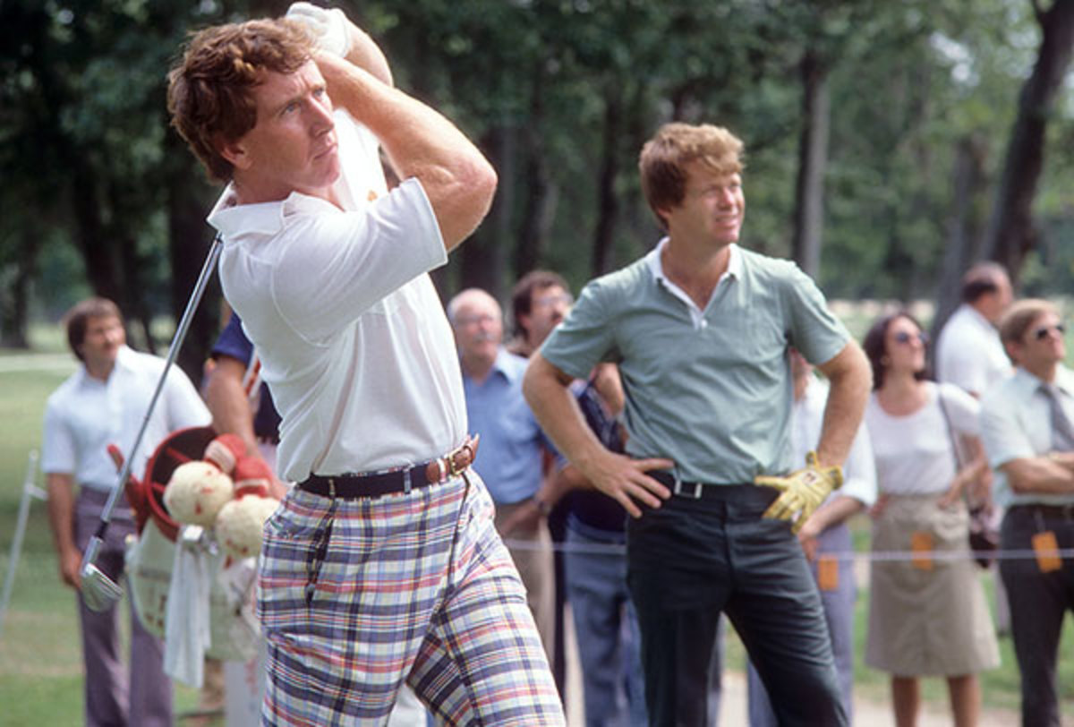 1981-0416-Archie-Manning-golf-Tom-Watson-090002456.jpg