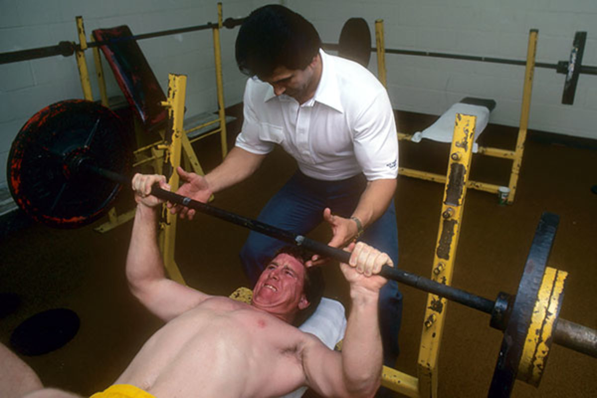1981-0416-Archie-Manning-weight-lifting-090002439.jpg
