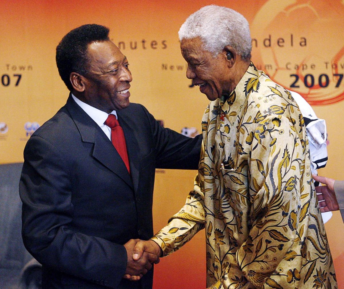 2007-Nelson-Mandela-Pele_0.jpg