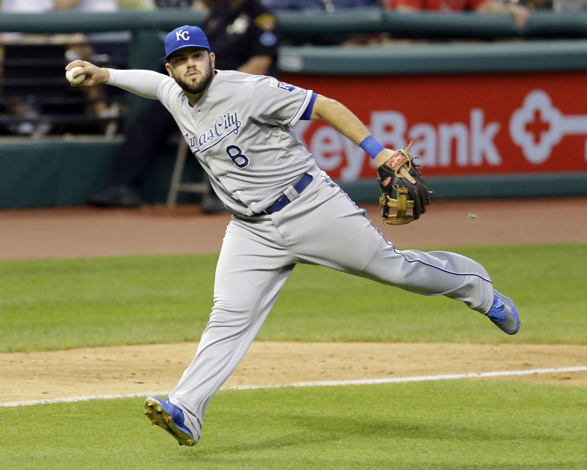 Moustakas, Royals agree to 14.3 million, 2year contract Sports