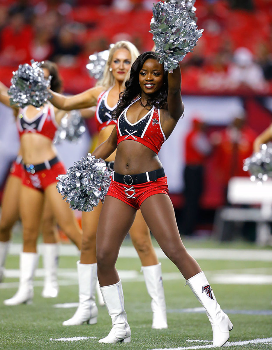 Atlanta-Falcons-cheerleaders-GettyImages-627752714_master.jpg