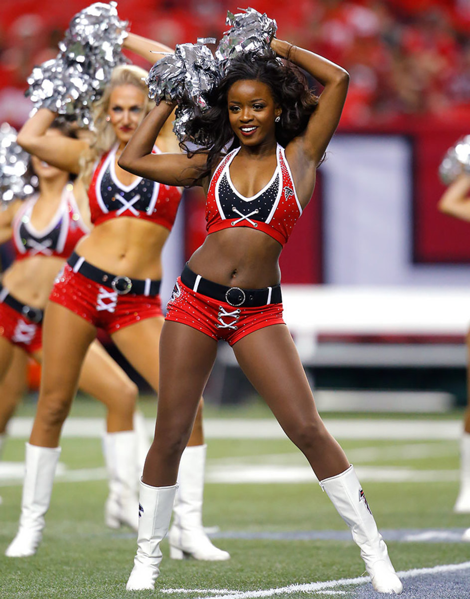 Atlanta-Falcons-cheerleaders-GettyImages-627752742_master.jpg