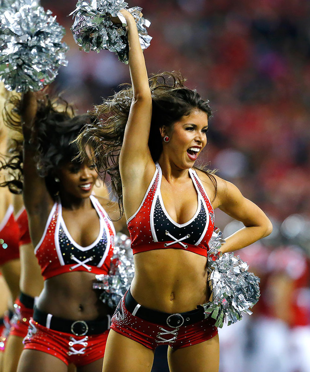 Atlanta-Falcons-cheerleaders-GettyImages-627752700_master.jpg