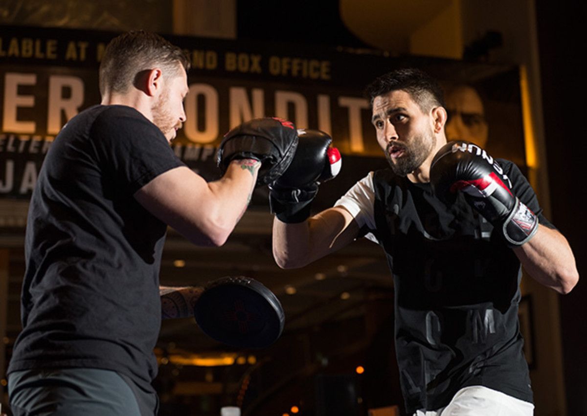 carlos-condit-ufc-195-robbie-lawler-630.jpg