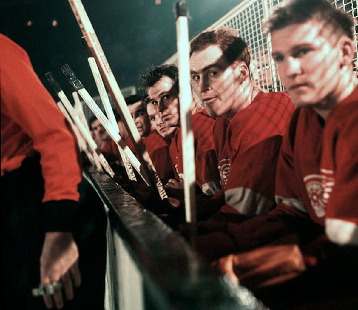 130328165855-gordie-howe-red-kelly-05918563-single-image-cut.jpg