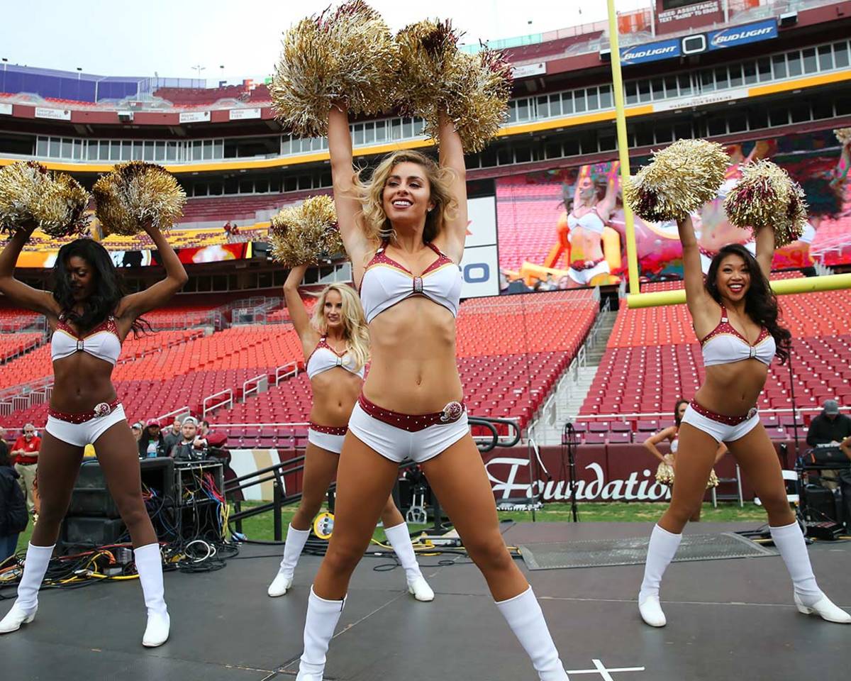 Washington-Redskins-cheerleaders-BEA_5242A.jpg