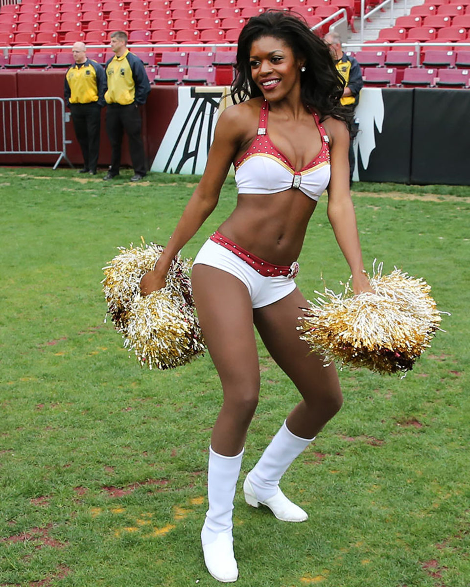 Washington-Redskins-cheerleaders-BEA_7397A.jpg
