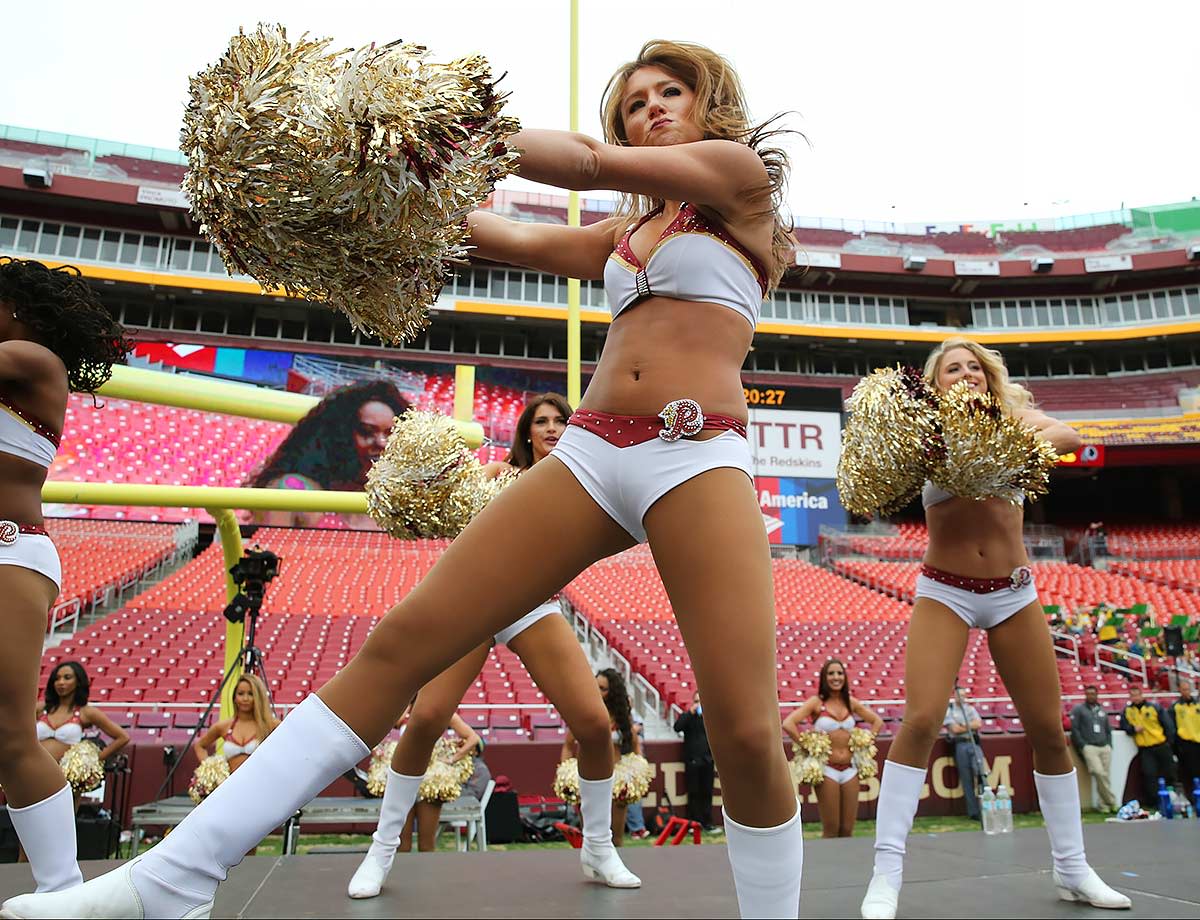 Washington-Redskins-cheerleaders-BEA_6007A.jpg