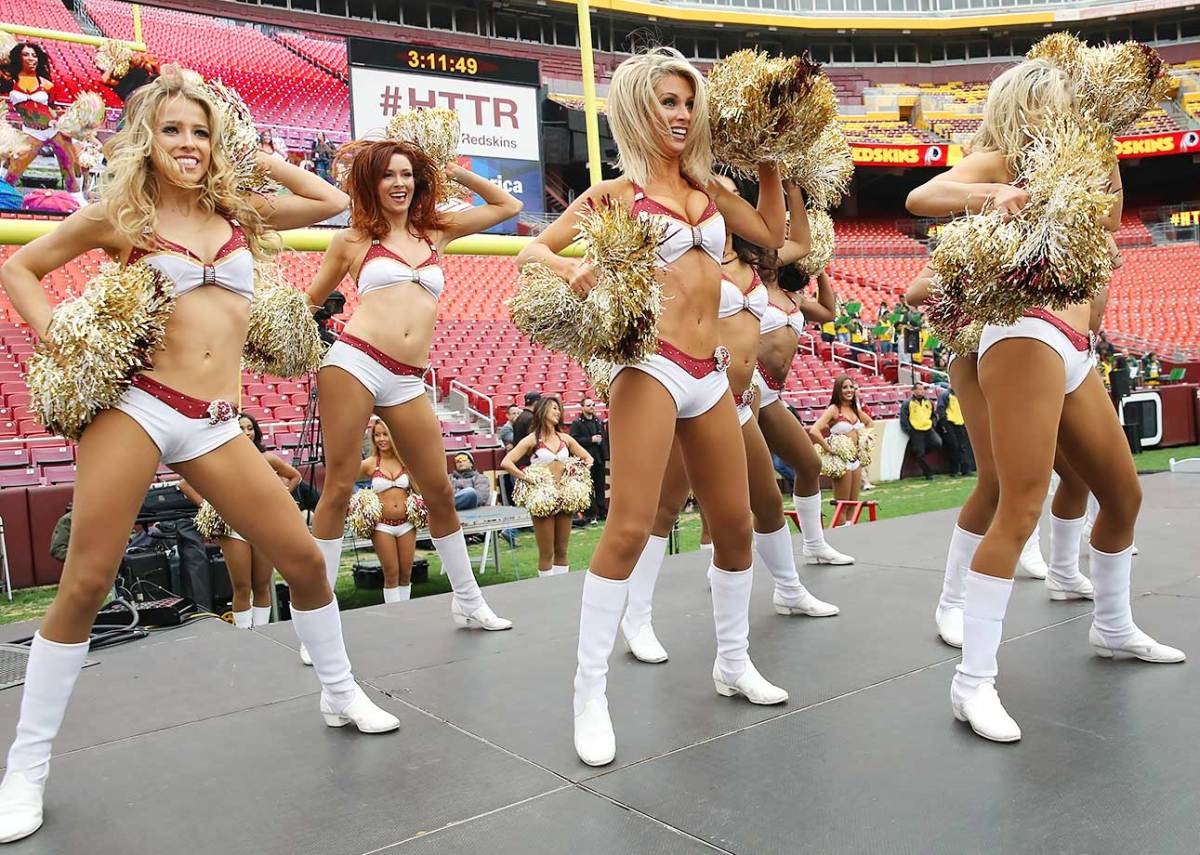 Washington-Redskins-cheerleaders-BEA_4522A.jpg