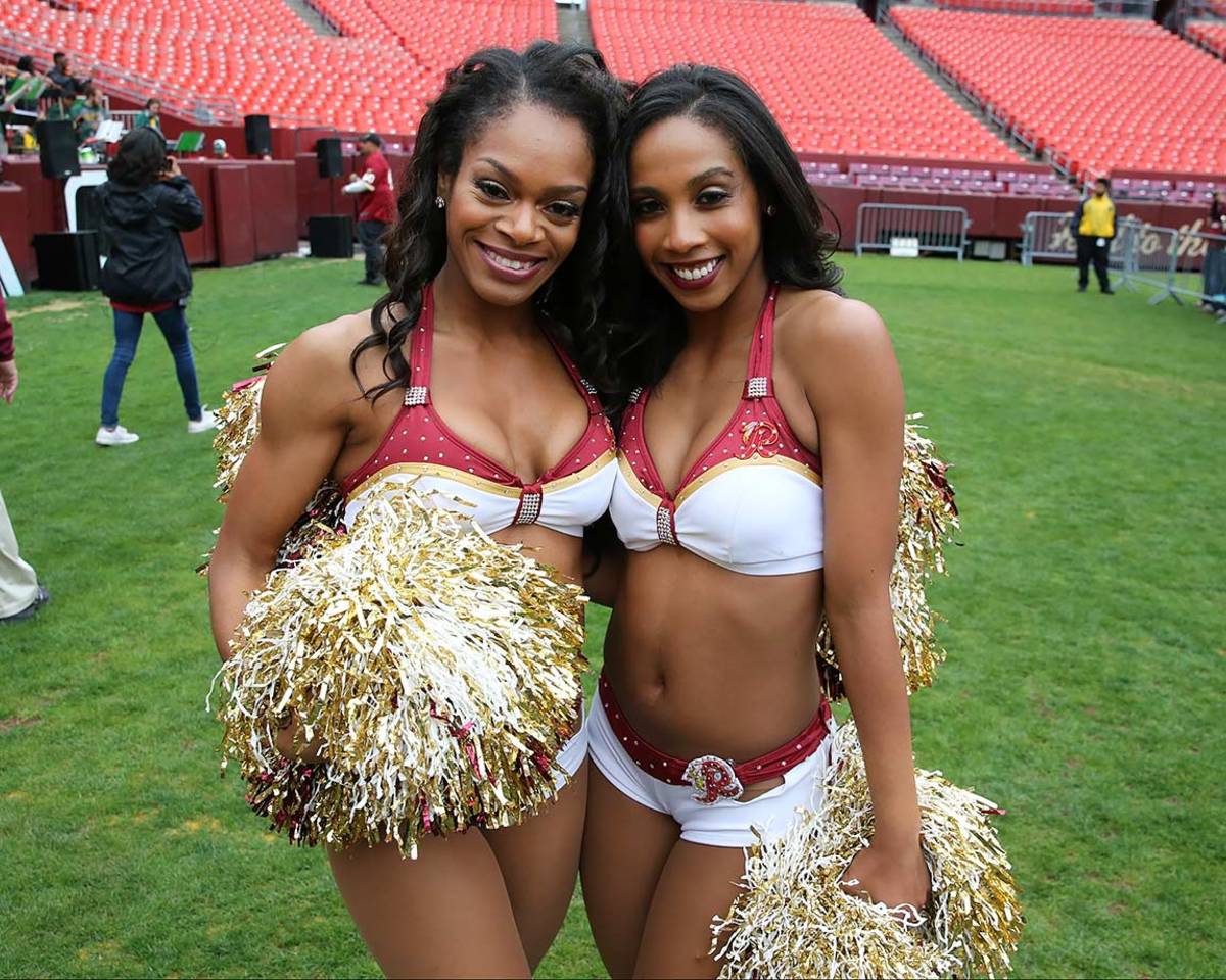 Washington-Redskins-cheerleaders-BEA_7533A.jpg