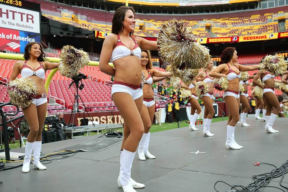 Washington-Redskins-cheerleaders-BEA_7410A.jpg