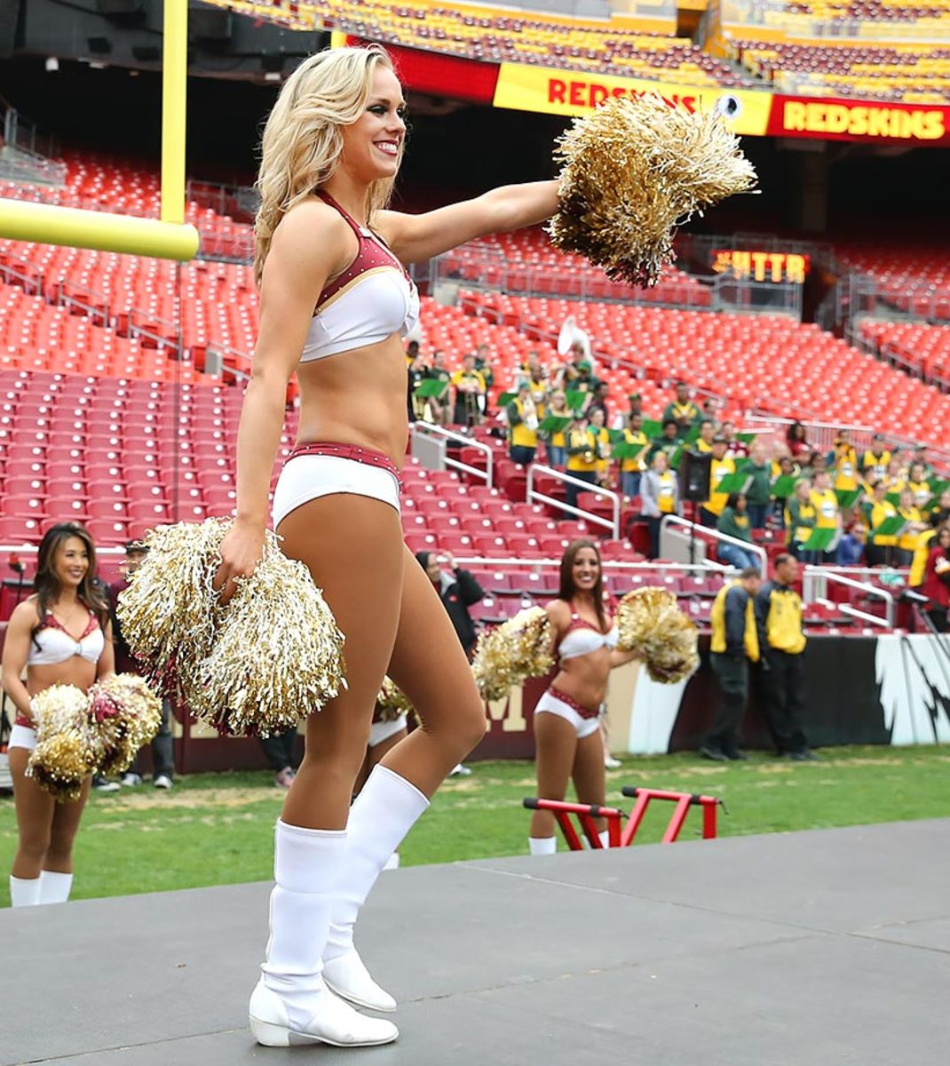 Washington-Redskins-cheerleaders-BEA_3221A.jpg