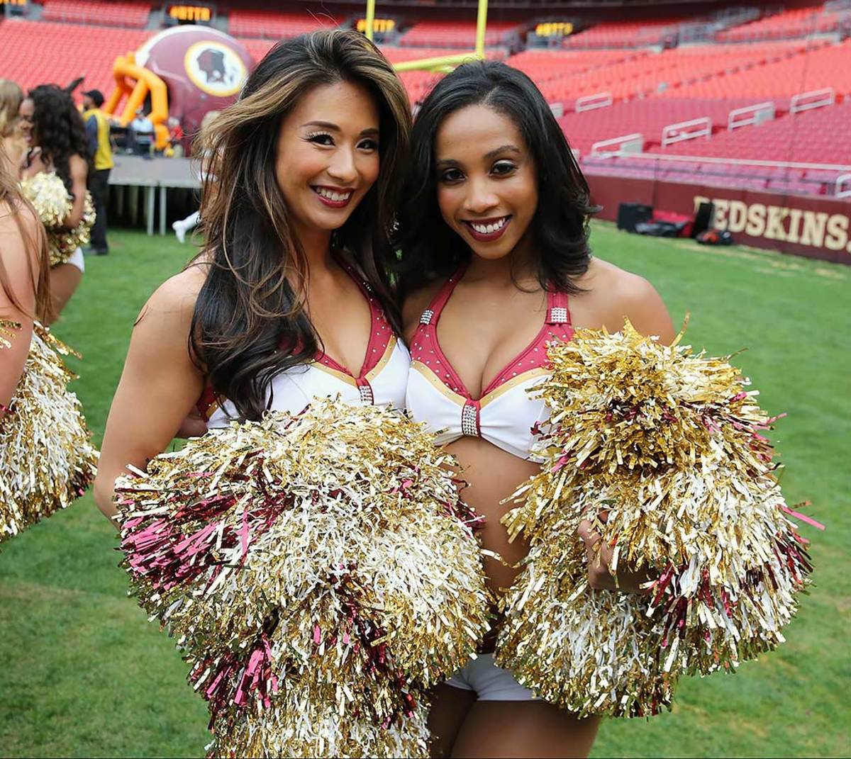 Washington-Redskins-cheerleaders-BEA_7513A.jpg