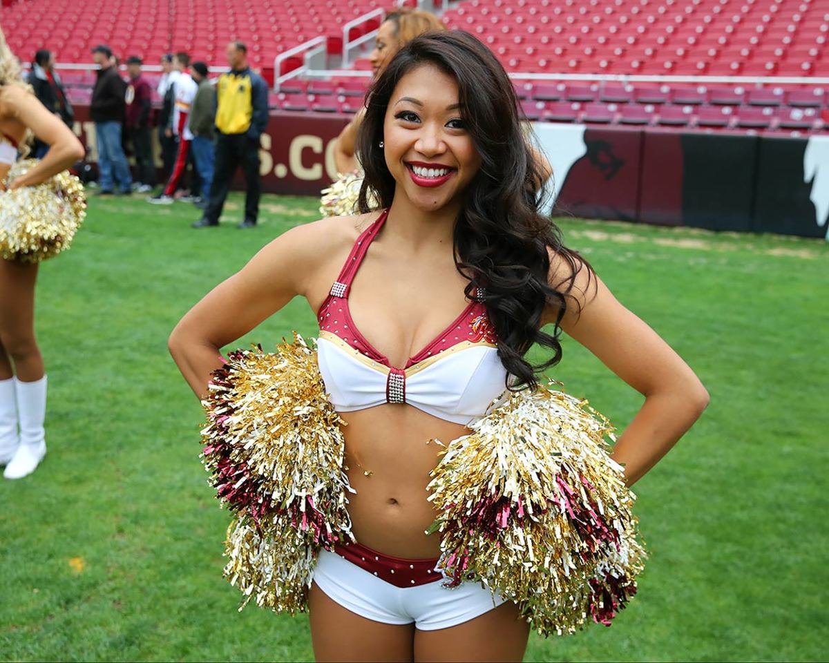 Washington-Redskins-cheerleaders-BEA_2255A.jpg