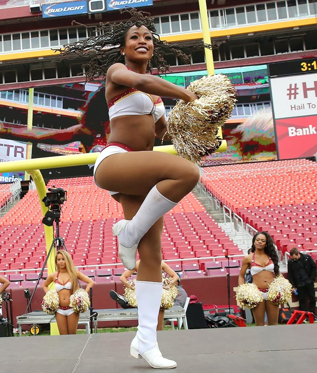 Washington-Redskins-cheerleaders-BEA_5720A.jpg
