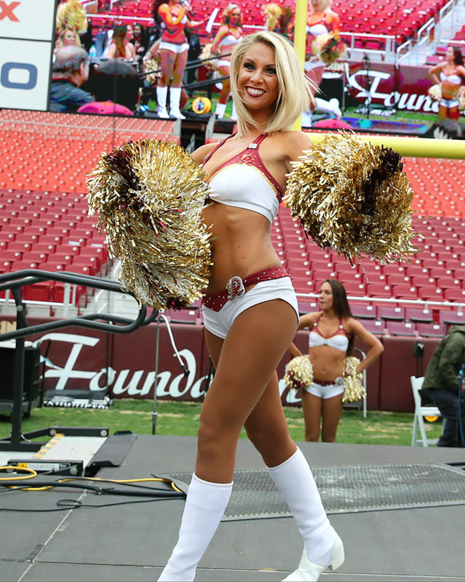 Washington-Redskins-cheerleaders-BEA_3198A.jpg