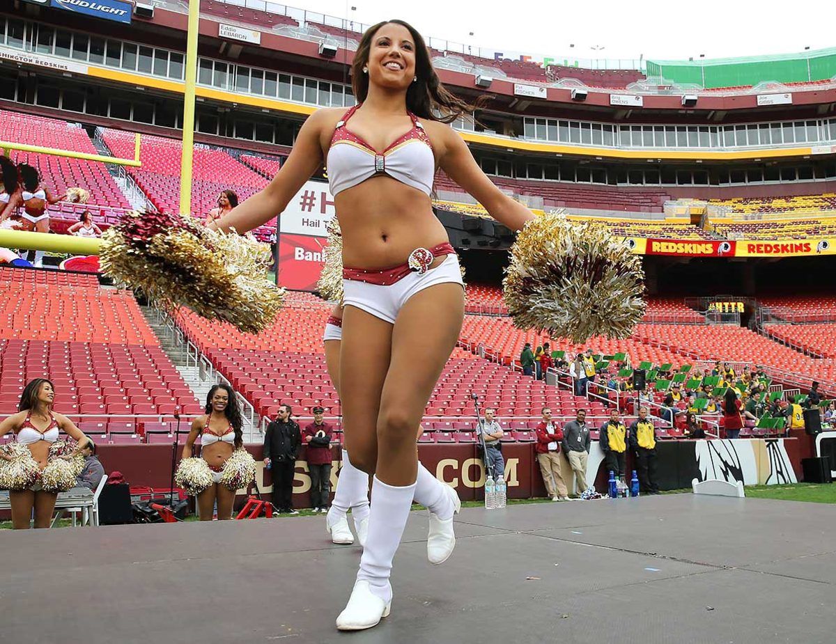 Washington-Redskins-cheerleaders-BEA_5570A.jpg