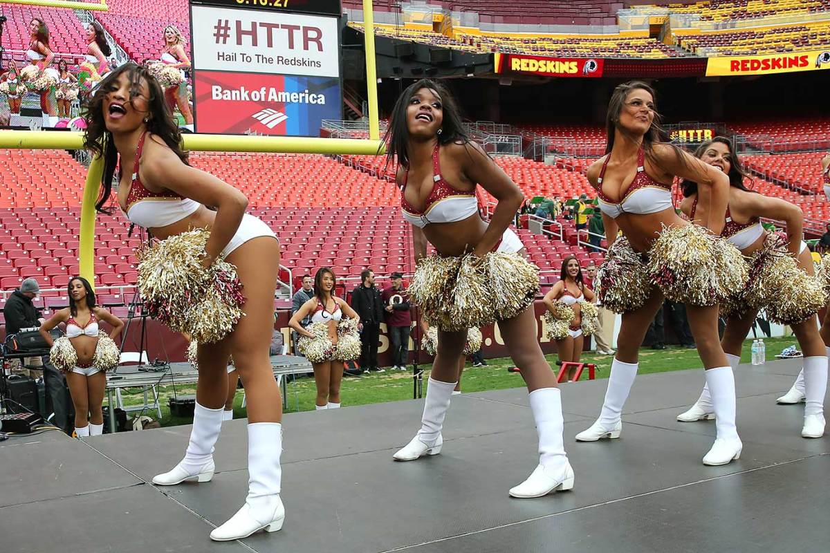 Washington-Redskins-cheerleaders-BEA_5207A.jpg