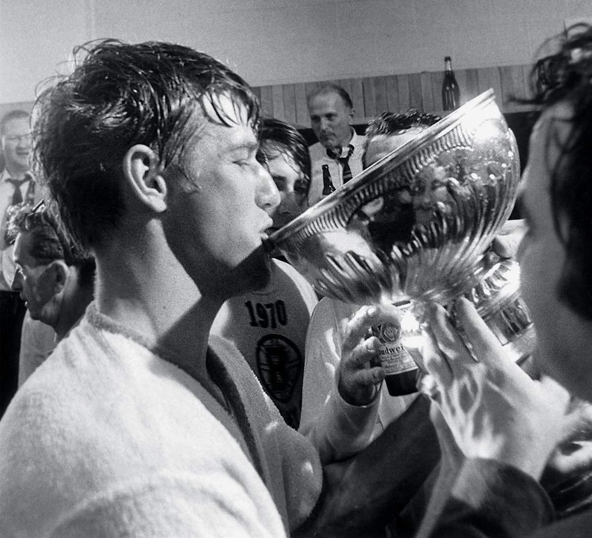 1970-Bobby-Orr-Stanley-Cup-079019483final.jpg