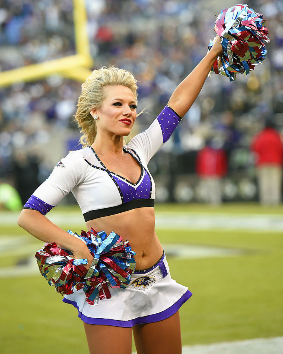 Baltimore-Ravens-cheerleaders-AP_946182088847.jpg