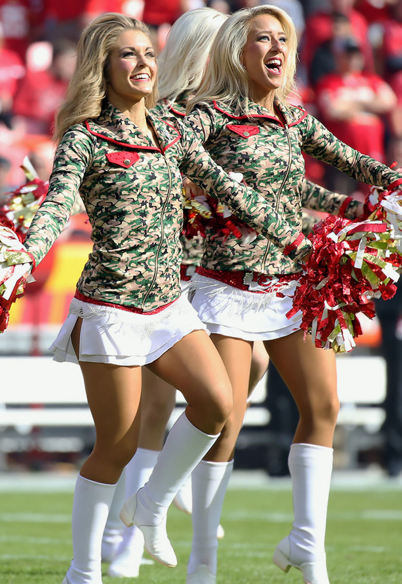 Kansas-City-Chiefs-cheerleaders-GettyImages-621677376_master.jpg
