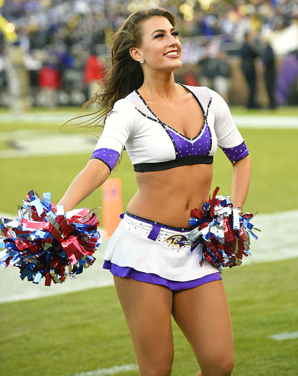Baltimore-Ravens-cheerleaders-AP_387215885826.jpg