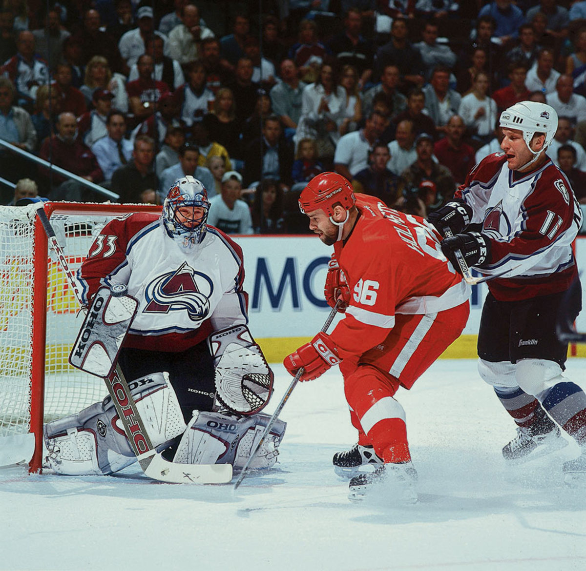 2002-0522-Patrick-Roy-Tomas-Holmstrom-001260122.jpg