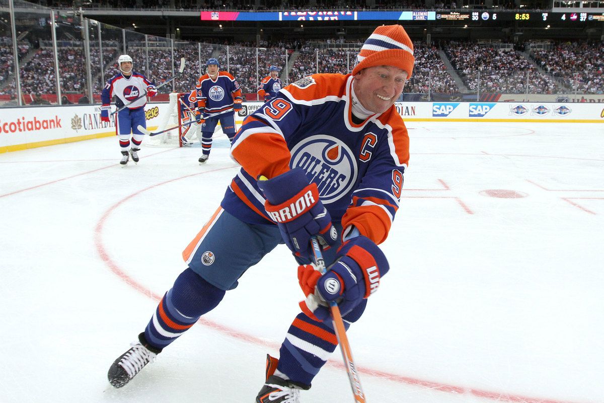 heritage-classic-alumni-game-wayne-gretzky.jpg