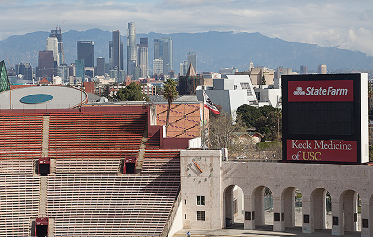 la-skyline-coliseum-rams.jpg