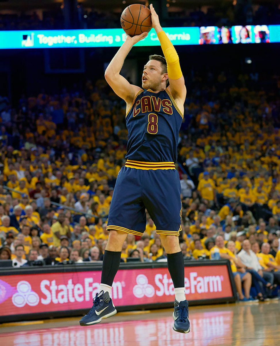2016-0613-Sign-of-the-Apocalypse-Matthew-Dellavedova-SI141_TK1_07516.jpg
